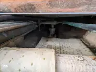 Ọkọ̀ ojú omi ìrìn-àjò tí ó mú àwọn ọkọ̀ fún tà