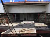 Ọkọ̀ tí wọn fi maa ń gbé ohun èlò tí ó ní ìdáná fún tà