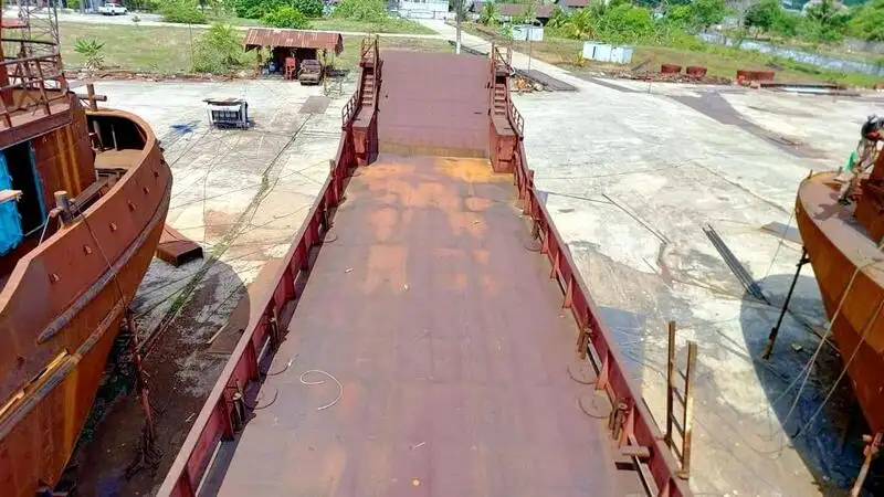 Ọkọ omi Landing, Tank fún tà