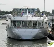 Ọkọ̀ ojú omi ìrìn-àjò fún tà
