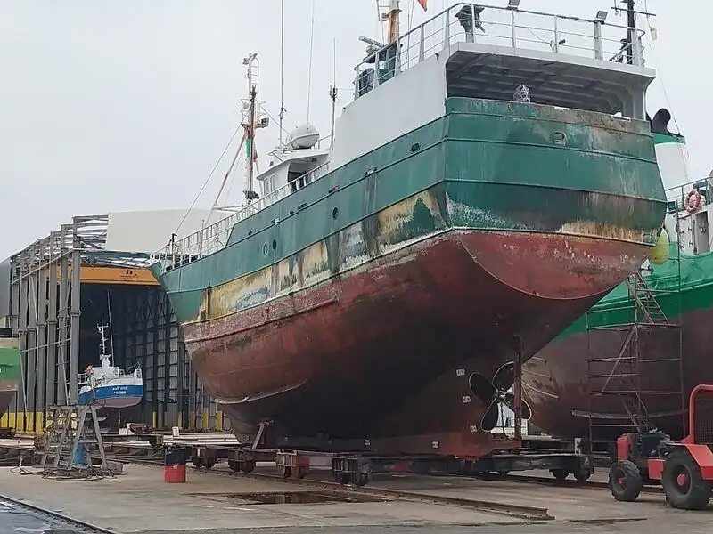 Ọkọ̀ tí ó mú ẹja fún tà