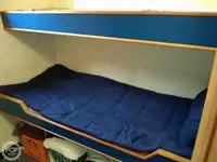 Ọkọ̀ ojú omi kékeré fún tà