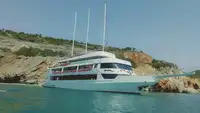 Ọkọ̀ ọpọlọpọ̀ ènìyàn fún tà