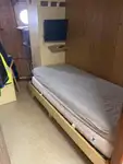 Ọkọ̀ ojú omi tí ó mú ìdọ̀tí fún tà