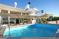 Catamaran fún tà