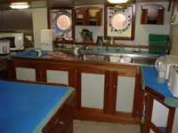 Ọkọ̀ tí ó mú ẹja pọ̀ fún tà