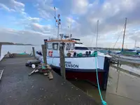 Ọkọ omi ti o fa fún tà
