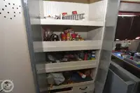 Ọkọ̀ tí ó mú ẹja pọ̀ fún tà