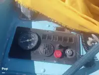 Ọkọ̀ ojú omi ìrìn-àjò tí ó mú àwọn ọkọ̀ fún tà