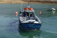 Ọkọ̀ ọpọlọpọ̀ ènìyàn fún tà