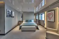 Ọkọ̀ ojú omi ìrìn-àjò fún tà