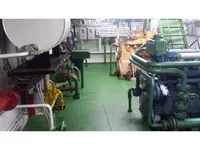 Ọkọ̀ ojú omi tí ó mú ìdọ̀tí fún tà