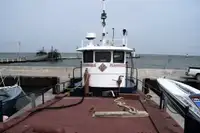 Ọkọ̀ tí ó mú epo / kemikali fún tà