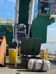Ọkọ̀ ojú omi tí ó mú ìdọ̀tí fún tà