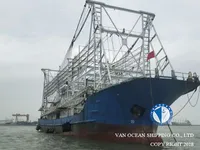 Ọkọ̀ tí ó mú ẹja squid fún tà