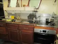 Ọkọ̀ tí ó mú ẹja pọ̀ fún tà