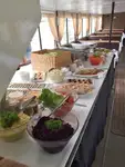 Ọkọ̀ ojú omi ìrìn-àjò fún tà