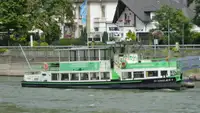 Ọkọ̀ ọpọlọpọ̀ ènìyàn fún tà