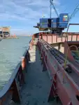 Ọkọ̀ ojú omi tí ó mú ìdọ̀tí fún tà