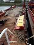 Ọkọ̀ ojú omi tí ó mú ìdọ̀tí fún tà