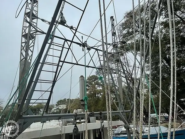 Ọkọ̀ tí ó mú ẹja fún tà