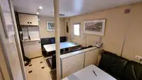 Ọkọ̀ ojú omi ìrìn-àjò fún tà