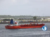 Ọkọ̀ tí ó mú epo / kemikali fún tà