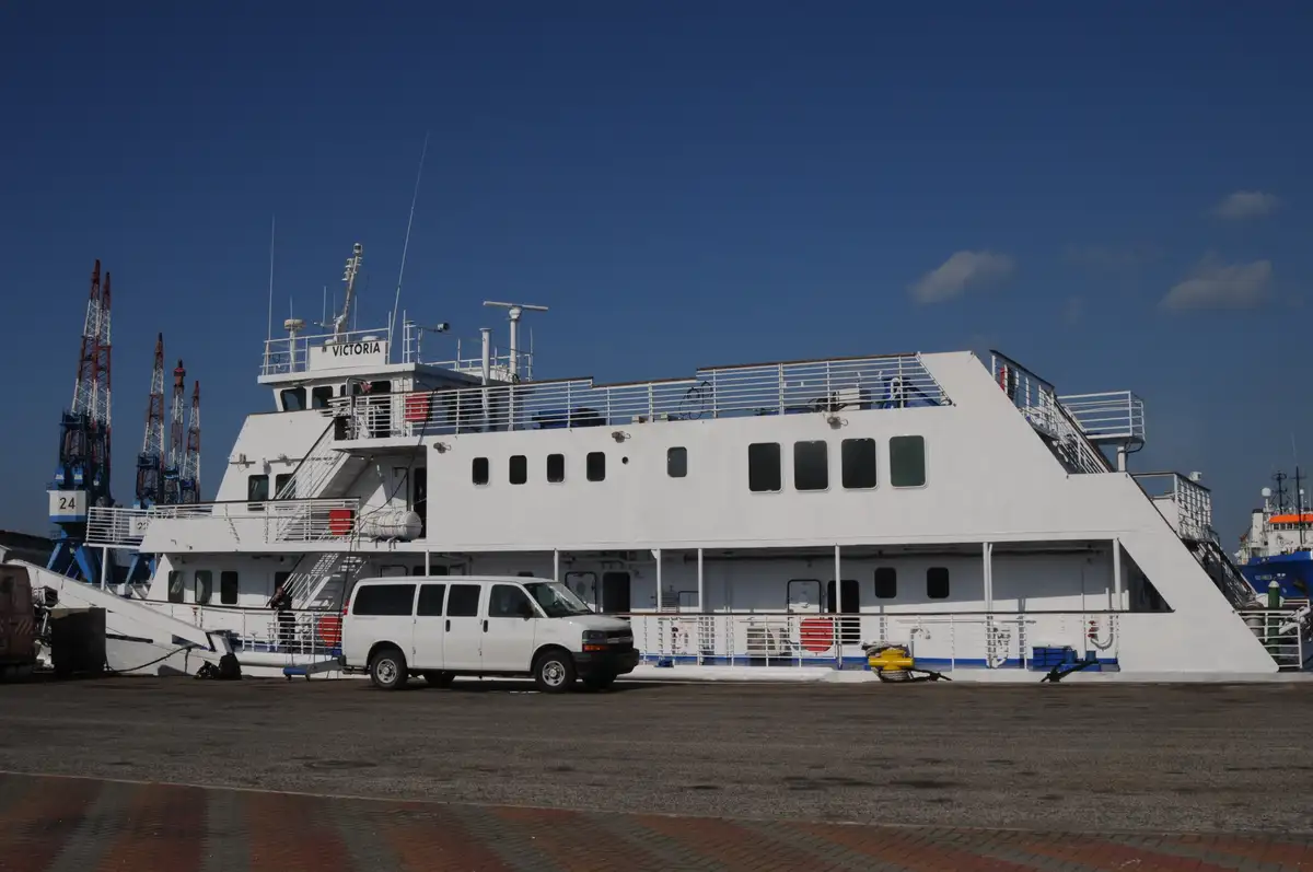 Catamaran fún tà