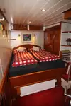 Ọkọ̀ ojú omi ìrìn-àjò fún tà