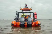 Ọkọ̀ ojú omi tí ó mú àwọn ìkọ́kọ̀ fún tà