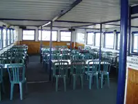Ọkọ̀ ọpọlọpọ̀ ènìyàn fún tà