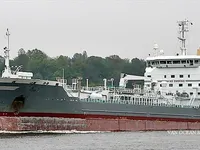 Ọkọ̀ tí ó mú epo / kemikali fún tà