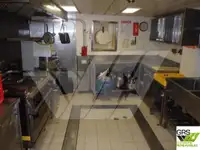 Ọkọ omi ti o mu ọja fún tà