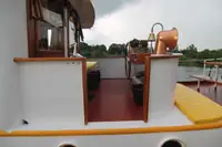 Ọkọ̀ ojú omi ìrìn-àjò fún tà