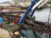 Ọkọ̀ ojú omi tí ó mú ìdọ̀tí fún tà