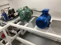 Ọkọ̀ tí wọn fi maa ń gbé ohun èlò tí ó ní ìdáná fún tà