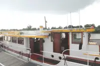 Ọkọ̀ ojú omi ìrìn-àjò fún tà