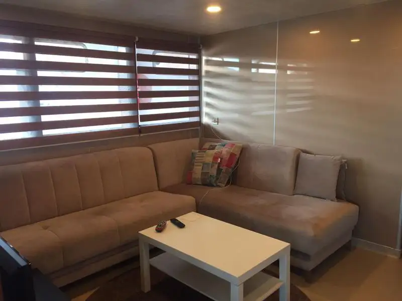 Ọkọ̀ ọpọlọpọ̀ ènìyàn fún tà