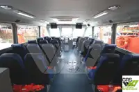 Ọkọ̀ ojú omi ìrìn-àjò tí ó mú àwọn ọkọ̀ fún tà