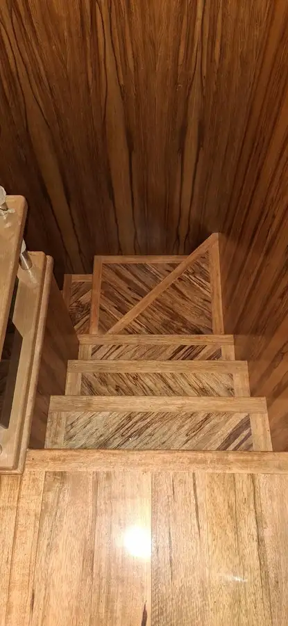 Ọkọ̀ ojú omi ìrìn-àjò fún tà