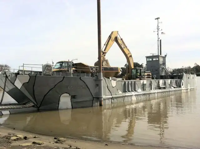 Ọkọ omi Landing, Tank fún tà