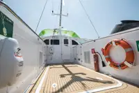 Ọkọ omi Hovercraft fún tà