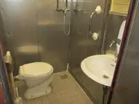 Ọkọ̀ tí wọn fi maa ń gbé ohun èlò tí ó ní ìdáná fún tà