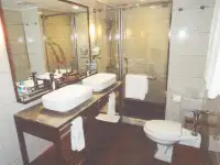 Ọkọ̀ ojú omi ìrìn-àjò fún tà