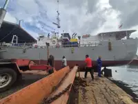 Ọkọ̀ tí ó mú ẹja pọ̀ fún tà