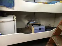 Ọkọ̀ ojú omi tí ó mú ìdọ̀tí fún tà