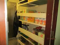 Ọkọ̀ tí wọn fi maa ń gbé ohun èlò tí ó ní ìdáná fún tà