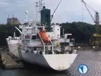 Ọkọ̀ tí wọn fi maa ń gbé ohun èlò tí ó ní ìdáná fún tà