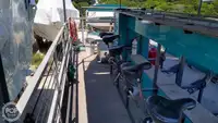 Ọkọ̀ ojú omi tí ó mú àwọn ìkọ́kọ̀ fún tà