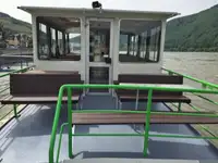 Ọkọ̀ ojú omi ìrìn-àjò fún tà